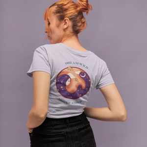 Moon Damen Shirt 100% Bio Baumwolle Taillierte Passform Organic Fem T-Shirt Dream Wild Moon Child Digital Druck Nachhaltig Lavender