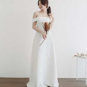 Robe de mariée trapèze en crêpe épaules nues : design minimaliste élégant - F8