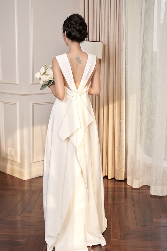 Open Wedding Dress With Bow / Bow Back 