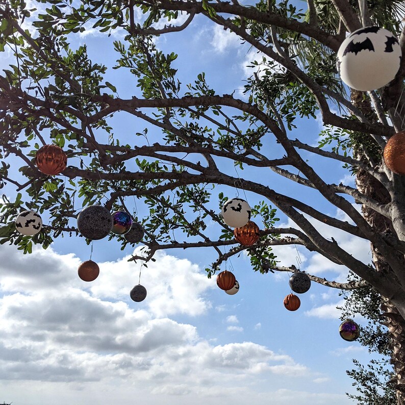 Outdoor Tree Hangers for Spooky Ornaments - Large Halloween Ornament Hook – Halloween Ornament Hangers | Ostreach