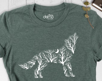 Wolf Shirt, Howling Wolf Shirt, Wildlife Shirt, Floral Wolf T-Shirt, Animal Lover Shirt, Wolf Lover Gift, Wolf Girl Shirt, Forest Outfit