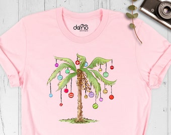 Camiseta de palmera navideña, camiseta de Navidad tropical, camiseta de palmera iluminada, camiseta de Navidad familiar, camiseta de Navidad playera, camiseta navideña