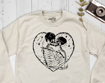 Kissing Skeletons Couple Sweatshirt, Valentines Day Love Long Sleeve Shirt, Heart Romantic Skeleton Outfit, Matching Lover Kissing Hoodie