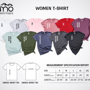 Puede incluir: Una tabla de tallas para camisetas de mujer con diferentes opciones de color, incluyendo blanco, gris claro jaspeado, rosa, malva jaspeado, rojo, granate jaspeado, azul jaspeado, verde militar, azul marino jaspeado, gris oscuro jaspeado y negro. La tabla muestra las medidas de pecho y longitud en pulgadas para las tallas S, M, L, XL y 2XL.