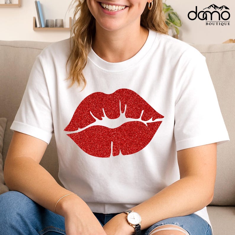 Glitter Red Lips Shirt Kiss Women Tee Valentines Day Tshirt Gift for Her Shirt, Sparkle Lover Shirt, Cute Valentine Tee, Girlfriend shirt bild 2