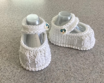 Knitting Pattern Baby Girl Shoes -  Quick And Easy Makes 3 Sizes
