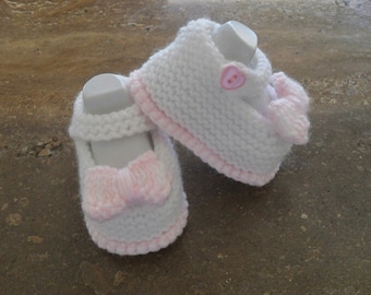 Instant download knitting  pattern baby girl shoes, baby booties quick and easy makes three sizes