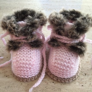 Instant download knitting pattern baby booties, baby girl booties  - quick and easy - makes three sizes