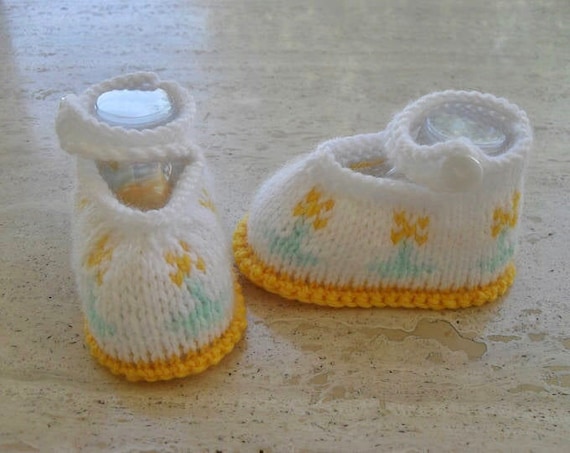 Knitting Pattern, Baby Girl Shoes, Quick And Easy Makes Sizes