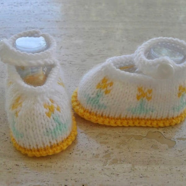 Instant download knitting pattern baby girl shoes/booties - quick and easy makes three sizes  0 to 3, 3 to 6, 6 to 9 mths