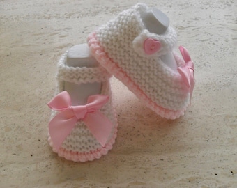 Instant download knitting  pattern baby girl shoes mary jane style quick and easy makes three sizes