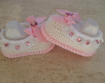Instant download knitting pattern baby girl shoes - quick and easy makes three sizes 0 to 3, 3 to 6, 6 to 9 mths