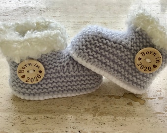 Instant download knitting pattern baby boy booties - quick and easy - makes three sizes