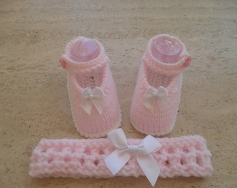 Instant download knitting pattern baby girl shoes and head band - quick and easy makes three sizes