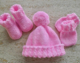 Instant download knitting pattern baby booties, baby girl hat, booties & mittens set - quick easy makes three sizes