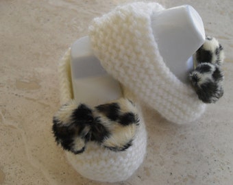 Instant download knitting pattern baby girl shoes/ballet slippers - super quick and easy makes three sizes