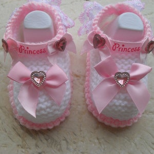 Modèle de tricot à téléchargement immédiat pour bébé fille princesse, chaussures/chaussons rapides et faciles, trois tailles disponibles