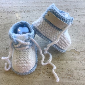 Instant download knitting pattern baby booties - quick and easy - makes three sizes