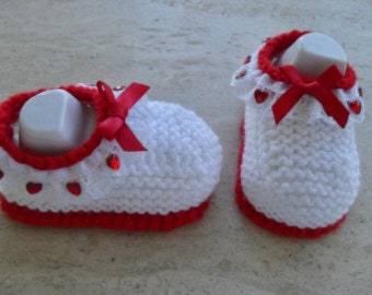 Instant download knitting pattern baby girl party/christmas shoes - quick and easy makes three sizes