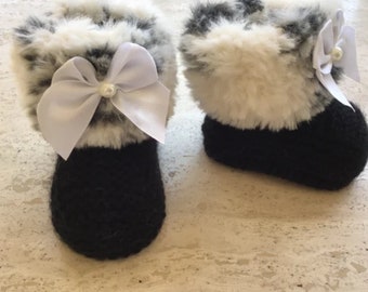Instant download knitting pattern baby booties, baby girl booties - faux fur booties  - makes three sizes