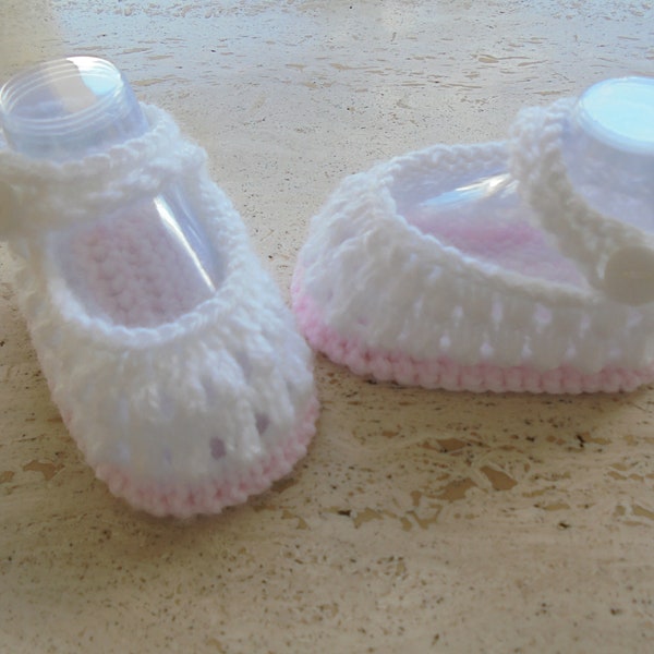 Instant download knitting pattern baby girl shoes, mary jane style, quick and easy makes three sizes