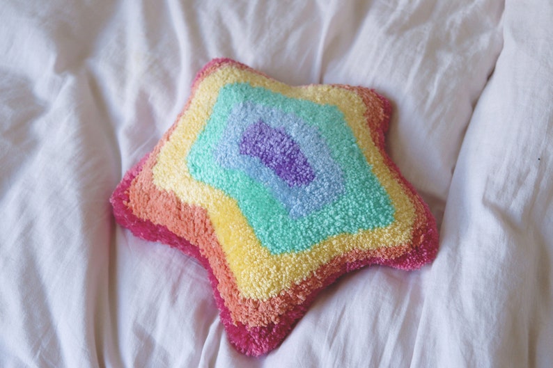 Cute Rainbow Star Tufted Pillow 画像 2
