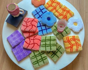 Chekered rectangle mug coaster | Handmade tufted yarn mini rug