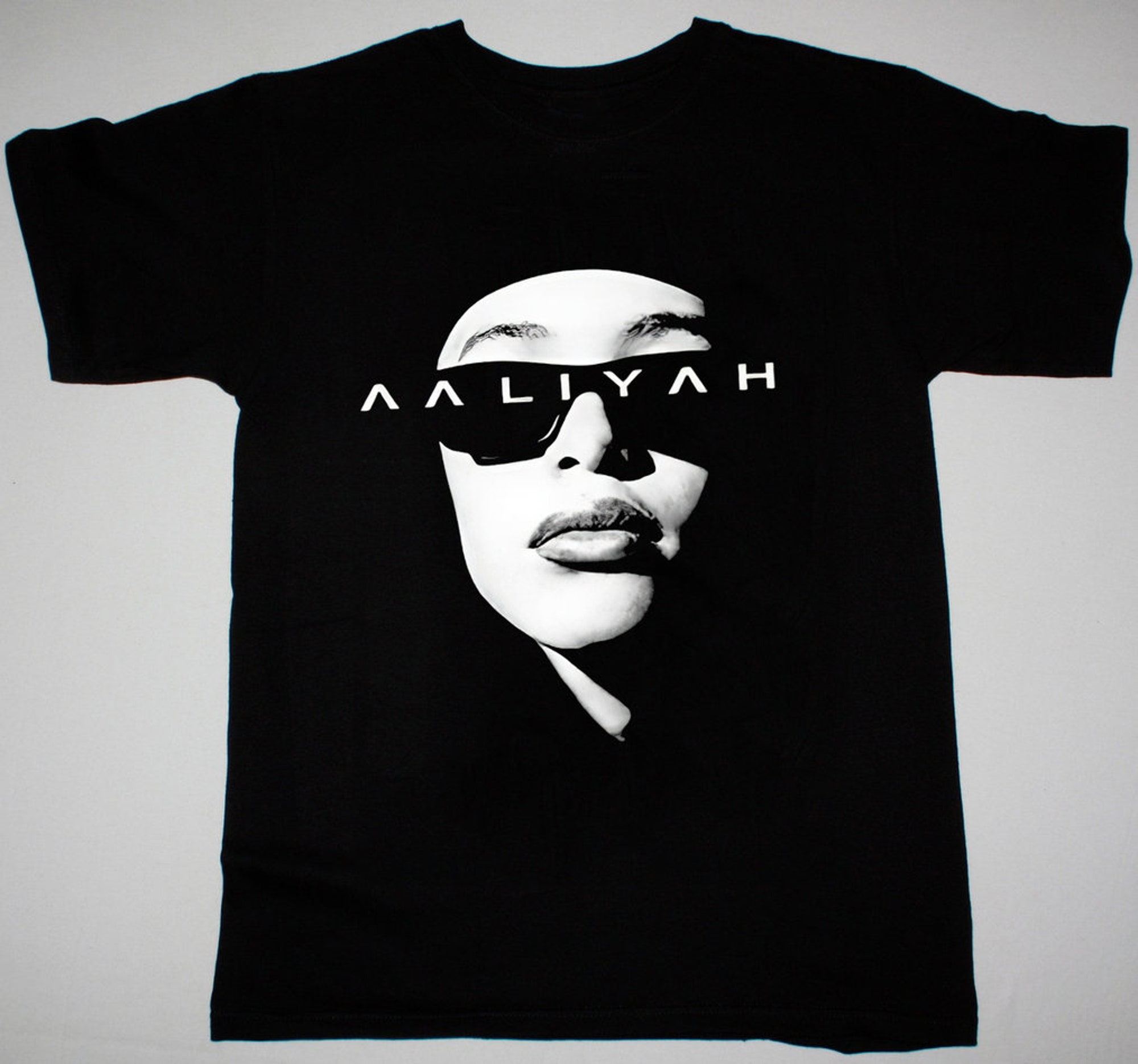 Discover Aaliyah Vintage T-Shirt, Hip Hop T-Shirt, Herren Damen Unisex Shirt