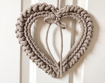 Corazón de metal tejido a crochet, corazón bohemio tejido a crochet, regalo en forma de corazón, corazón colgante, decoración de pared