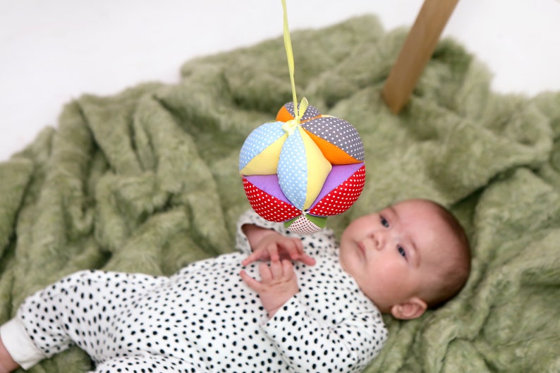 Montessori ball, Takane ball, Sensory ball, Amish ball, Gripping ball, Hanging mobile, Baby shower gift, Newborn baby gift, Infant gift image 8