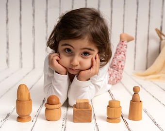 Jouet en bois Montessori, jouet en bois Waldorf, oeuf dans une tasse, boule en bois dans une tasse, cube en bois dans une boîte, jouet adapté, matériaux Montessori en bois