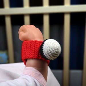 Gehaakte rammelaar, Montessori rammelaar, kleurrijke gebreide rammelaar voor baby, gebreide armband voor pasgeboren, zachte rammelaar, Montessori zintuiglijk spelen