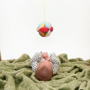 Montessori ball, Takane ball, Sensory ball, Amish ball, Gripping ball, Hanging mobile, Baby shower gift, Newborn baby gift, Infant gift image 6