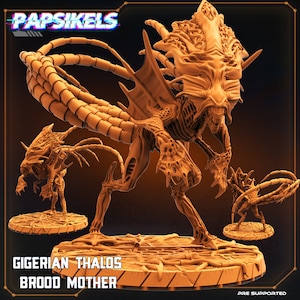 May include: A detailed, 3D printed miniature of a Gigerian Thalos Brood Mother from the game "PAPSIKELS". The figure is a light brown color and has a menacing, alien appearance. The figure is standing on a circular base.