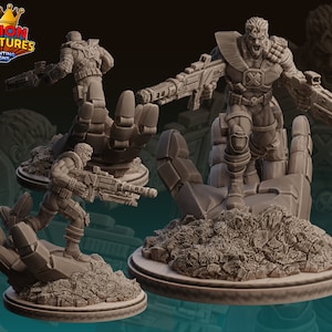 Puede incluir: Tres figuras en miniatura de plástico gris de un superhéroe con una pistola y una gran base de mano. Las figuras están en diferentes poses de acción.