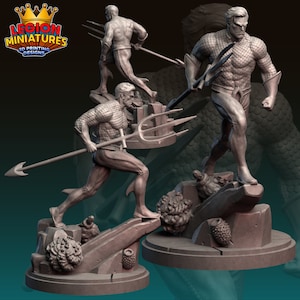 Puede incluir: Una miniatura de Aquaman, un superhéroe de DC Comics, impresa en 3D y sosteniendo un tridente. La miniatura está pintada de gris y está de pie sobre una base con textura rocosa. La miniatura forma parte de un conjunto de miniaturas impresas en 3D.