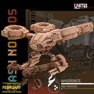 Op de afbeelding: Een tan Whisperkite-model uit de Ash Nomads-collectie. Het model heeft een gedetailleerd mechanisch ontwerp met meerdere beweegbare onderdelen, waaronder cirkelvormige componenten en geweerachtige structuren. De tekst "February Release" is zichtbaar.
