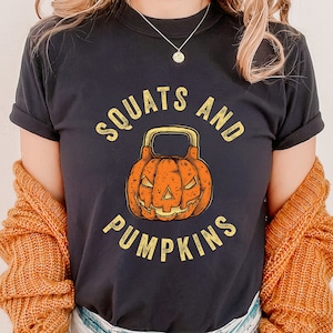 Squats et citrouilles chemise kettlebell drôles de chemises de crossfit d'halloween des réservoirs d'entraînement de vacances pulls de gymnastique halloween cadeaux crossfit