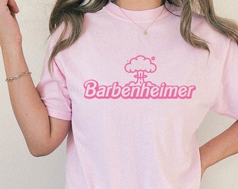 Barbenheimer-tröja, rosa t-shirt, rolig Barbie och Oppenheimer-tröja, Barbie Oppenheimer, present till henne, filmtröja, konserttröjor