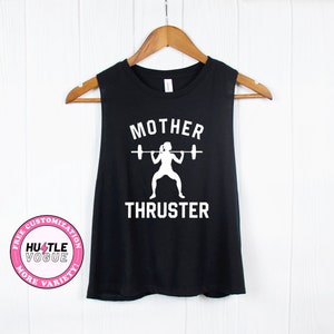 Mother Thruster - Zabawny damski bezrękawnik do ćwiczeń na siłownię Koszulka motywacyjna do podnoszenia ciężarów sztanga Crossfit Racerback Tank Fitness Prezent dla niej