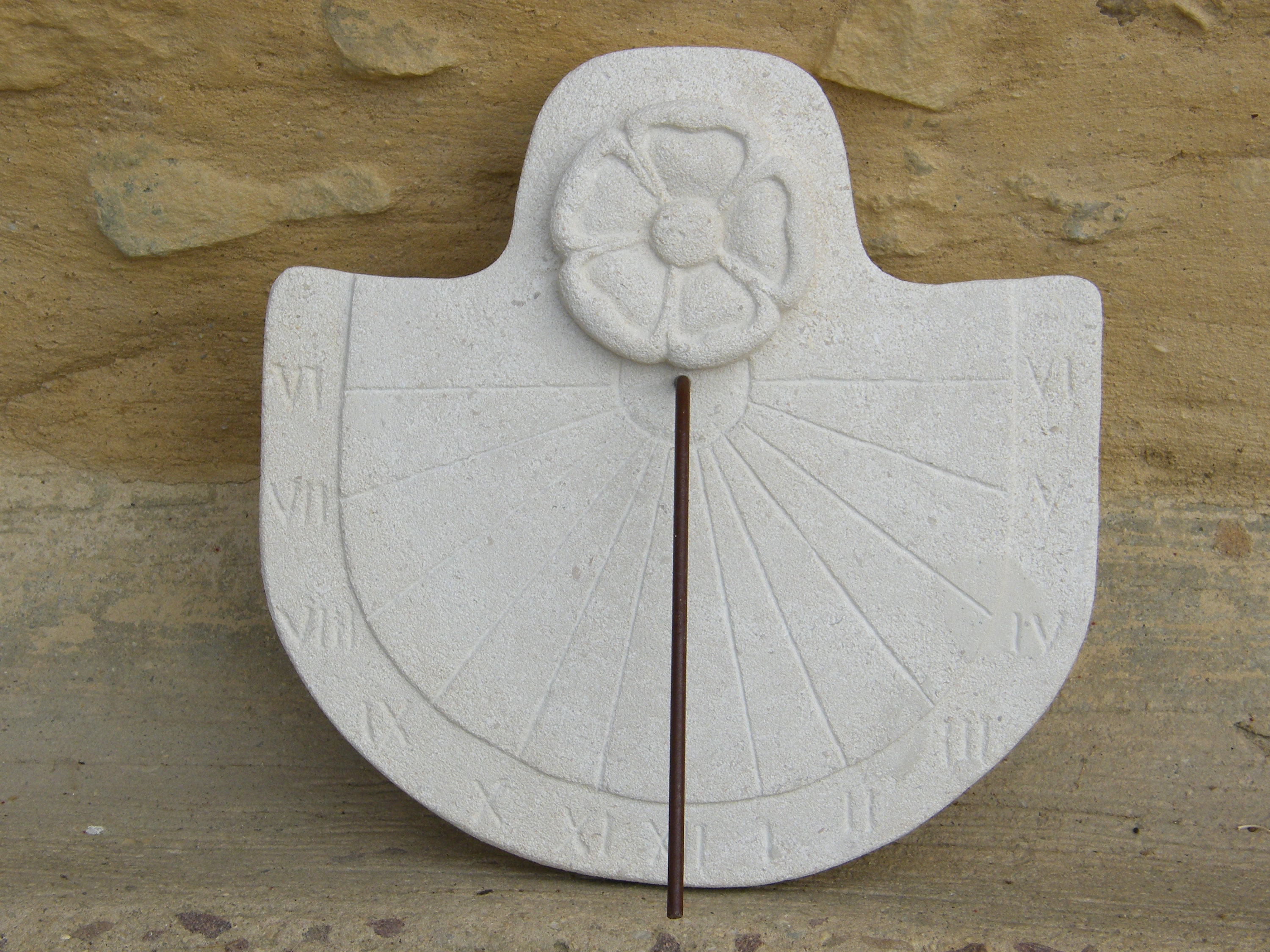 Cadran Solaire en Pierre