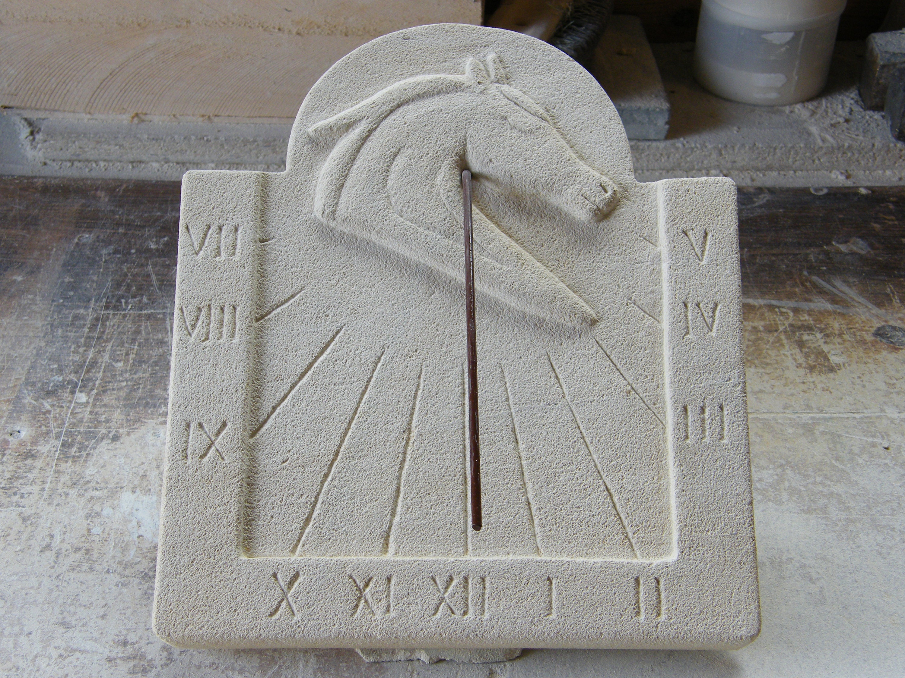 Cadran Solaire en Pierre