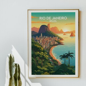 Może przedstawiać: Winietyczny plakat podr&oacute;żniczy z kolorową ilustracją Rio de Janeiro w Brazylii. Plakat przedstawia panoramę miasta z g&oacute;rami w tle, plażą i palmami. Tekst "Rio de Janeiro" i "Brazylia" jest wydrukowany na zielonym tle białym kolorem.