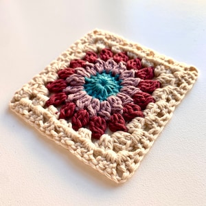Flower Crochet Pattern | Easy Crochet Patterns | Purple Flower Granny Square For Flower Granny Square Blanket