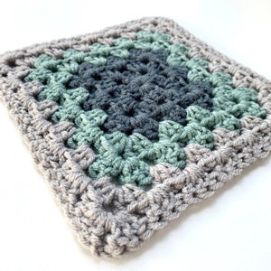 Granny Square Pattern | Crochet Granny Square | Crochet Pattern | Crochet | Beginner Crochet Pattern | Stonewash Grey Easy Granny Square