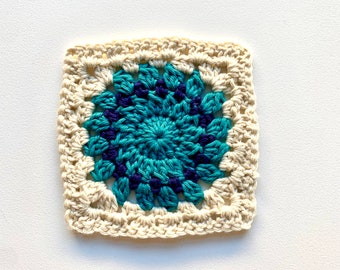 Crochet Blue Granny Square Flower Pattern | Crochet Patterns | Learn To Crochet Granny Square For Crochet Beginner