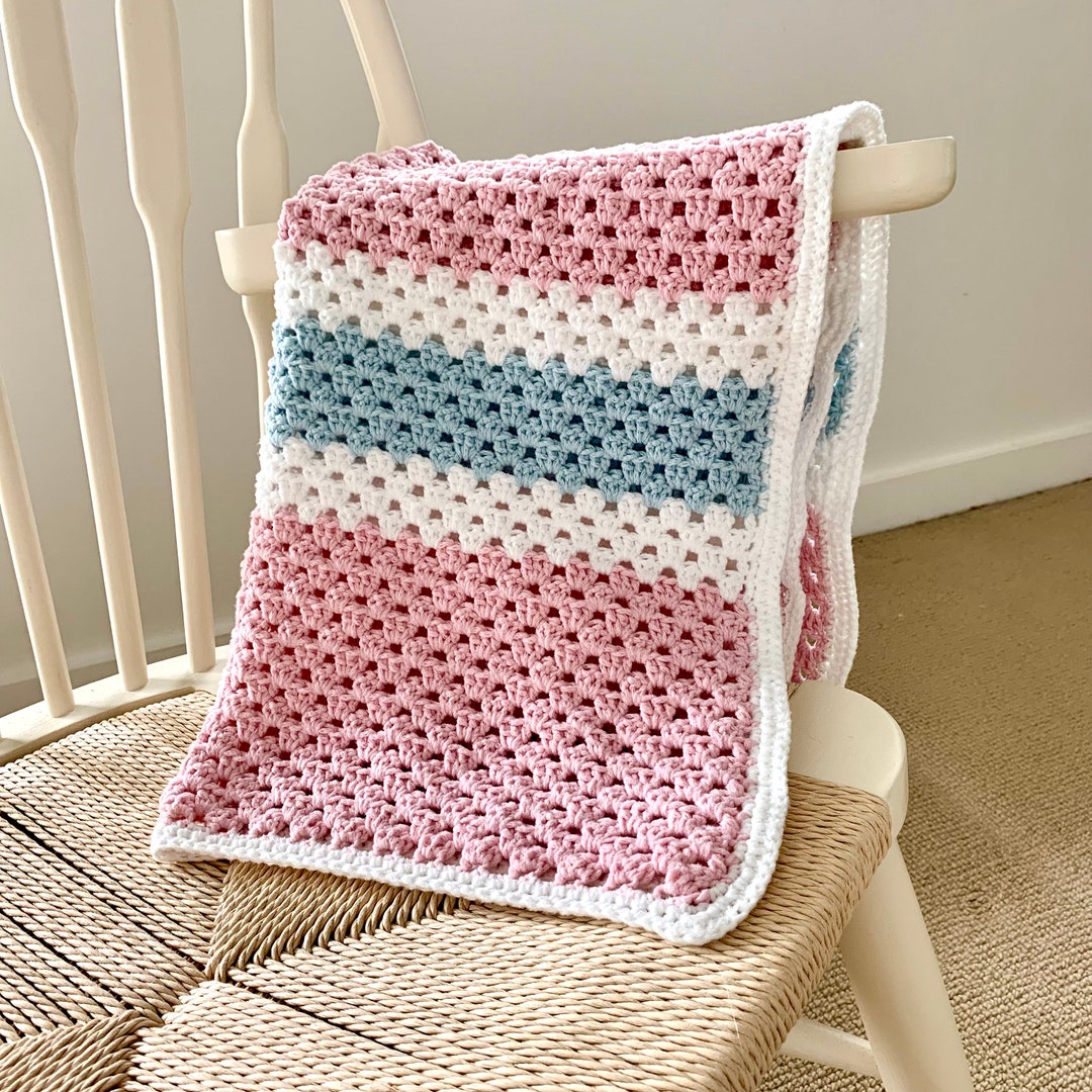 ベビーブランケットのかぎ針編みパターン | かわいいピンクのベビー
