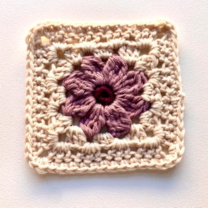 Purple Daisy Crochet Pattern | Crochet Pattern | Learn To Crochet Flower Granny Square Pattern For Crochet Beginners