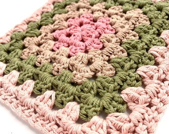 Modèle de crochet carré de grand-mère pour les débutants | Apprenez à crocheter un modèle de crochet facile | Carrés de grand-mère en coton au crochet pour couvertures