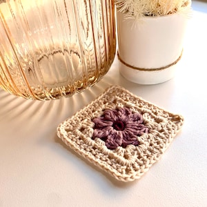 Lavender Daisy Crochet Pattern | Crochet Pattern | Learn To Crochet Flower Granny Square Pattern For Crochet Beginners